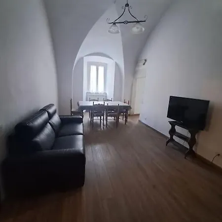 Casa In Piazza * San Donato Val di Comino